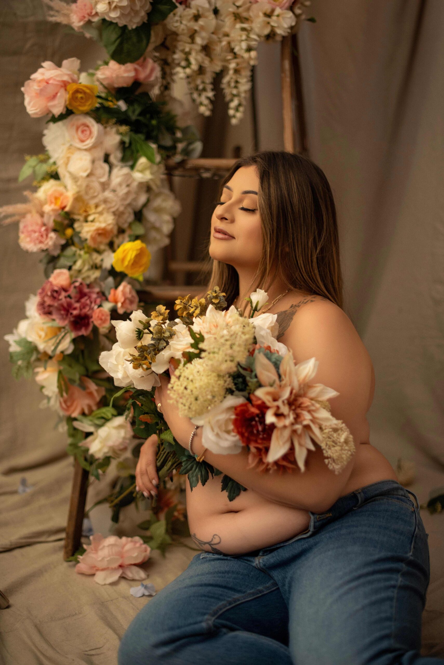 Expecting Mom photoshoot with flowers